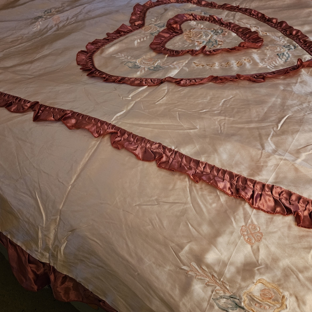 Heart Embroidered Satin Duvet Bedspread - Picture 8 of 9